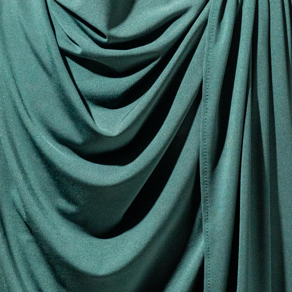 Hijab Jersey Premium Luxe Dark Emerald — gros plan matière